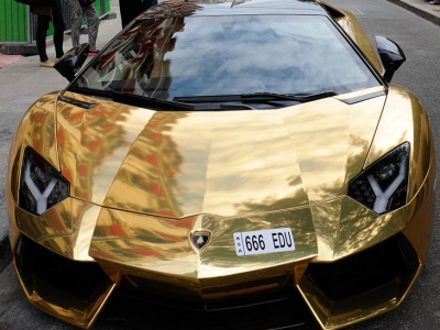 Un Lamborghini de oro de 6 millones