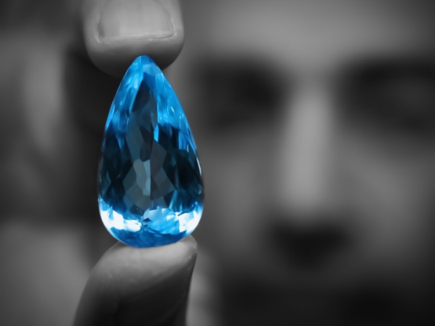 Vende un extraordinario diamante azul por US$ 6 millones