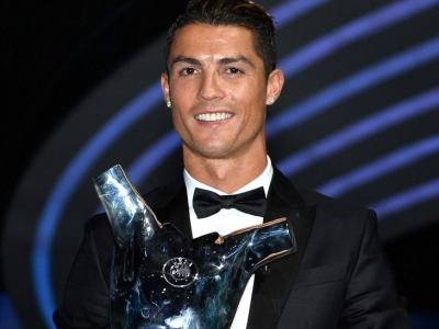 Cristiano Ronaldo recibió el premio junto a Tag Heuer